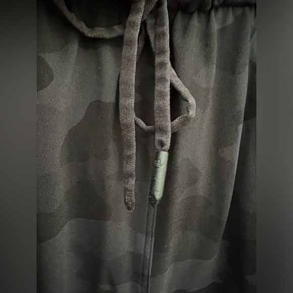 Lululemon Size 10 - Picture 2 of 6